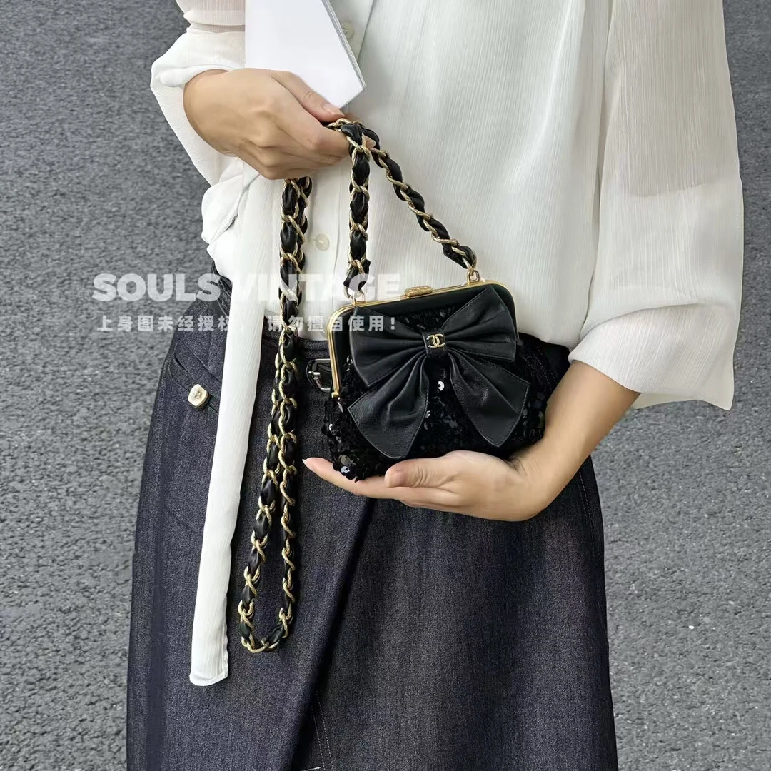 95新 Chanel/香奈儿 黑金 软泥亮片蝴蝶结夹子包小废包/601087845