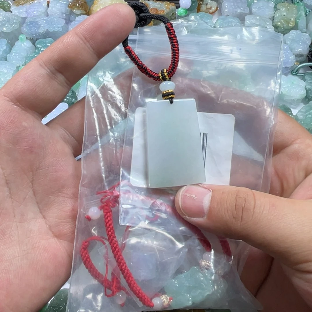 翡翠未镶嵌颈饰随**名天然