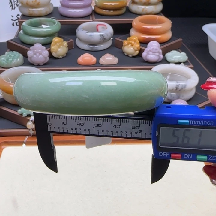 石英岩玉未镶嵌手镯