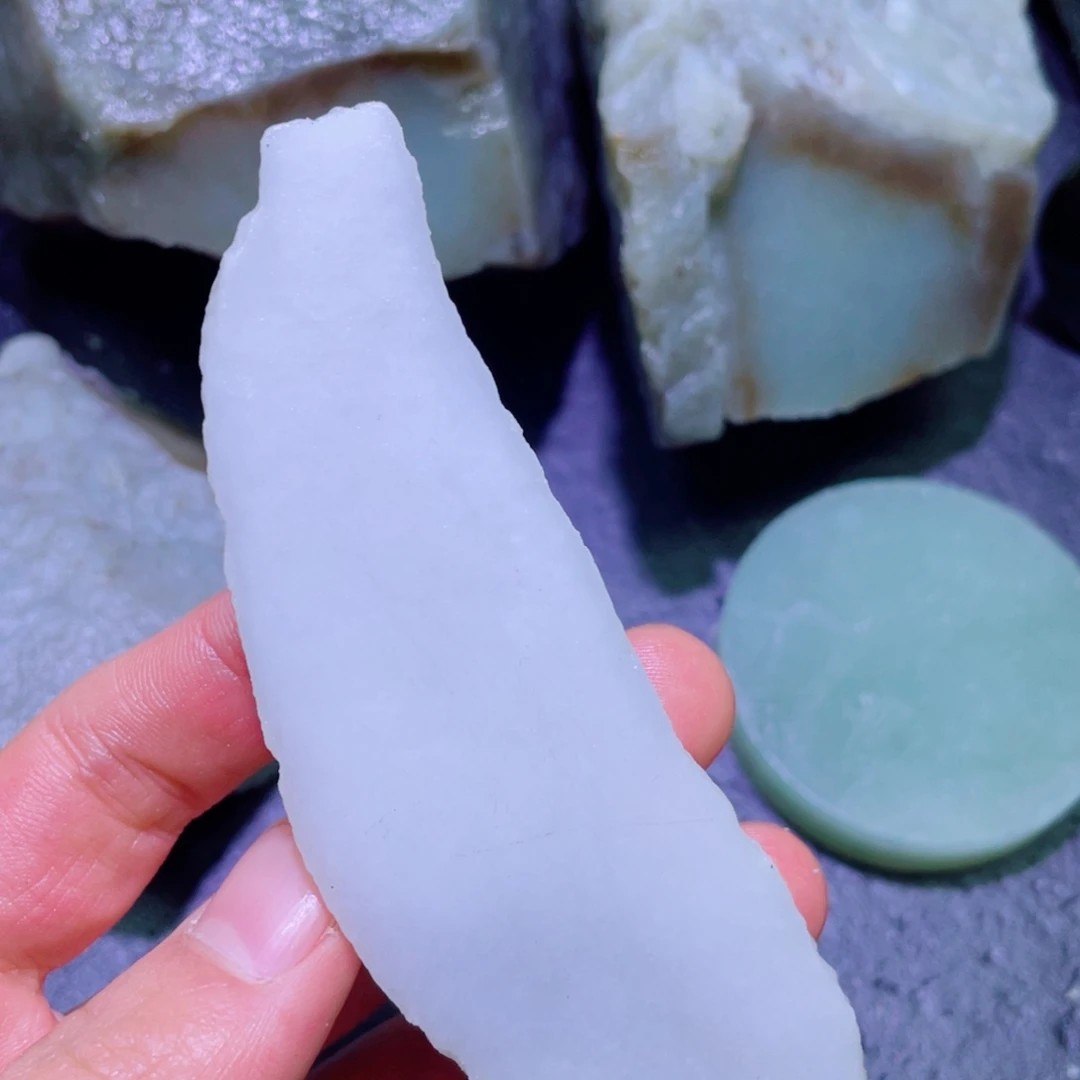 和田玉未镶嵌珠宝半成品