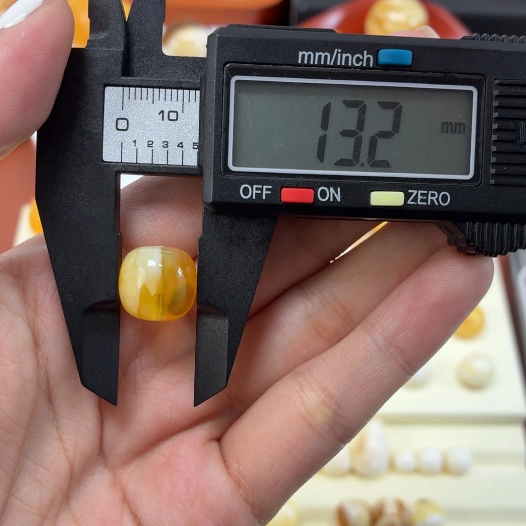 琥珀未镶嵌珠宝奇石焦皮金橘白溶洞老型13mm