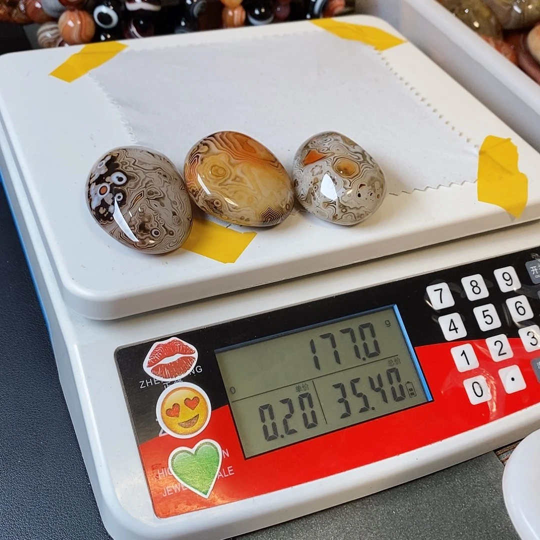 玛瑙/玉髓两毛未镶嵌清**月