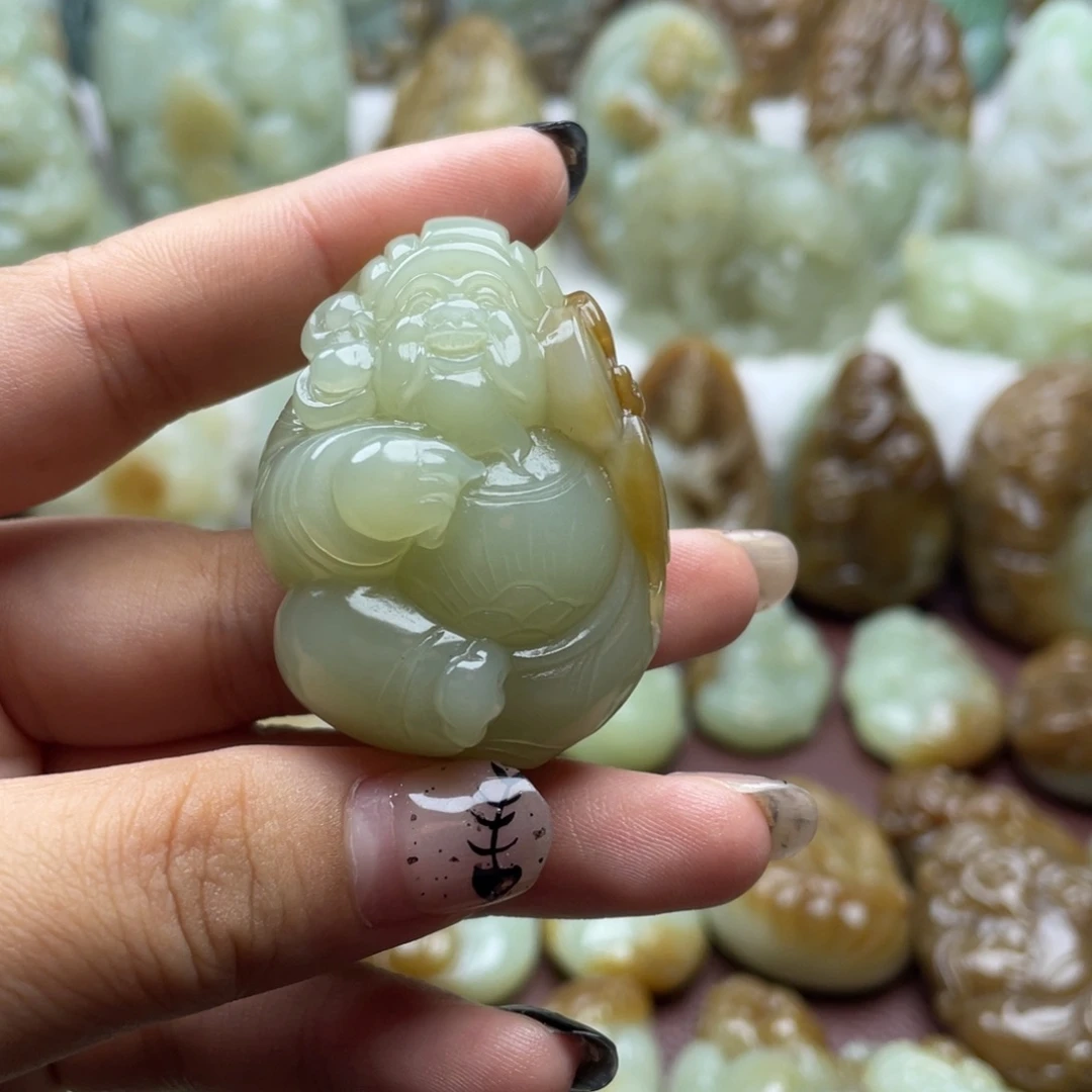 薯***菜和田玉未镶嵌颈饰