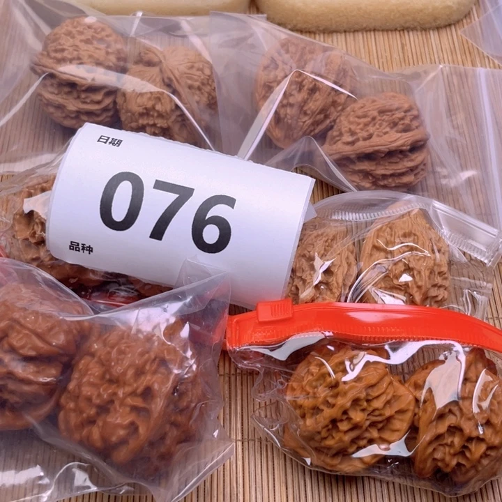 文玩核桃把件76号6对