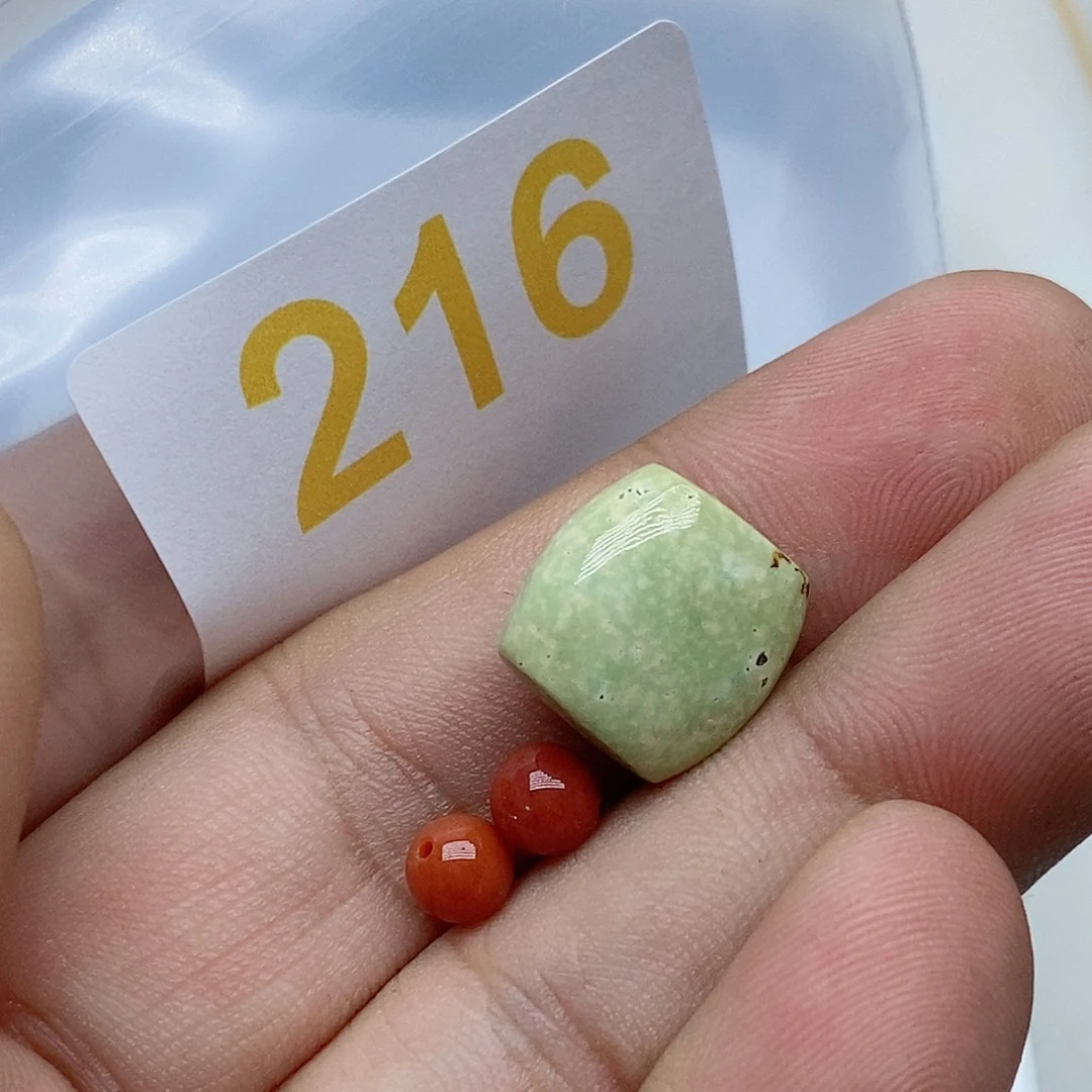 南红玛瑙未镶嵌珠宝奇石