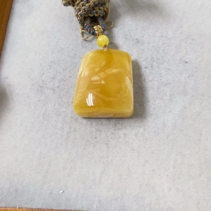 蜜蜡裸石未镶嵌吊坠