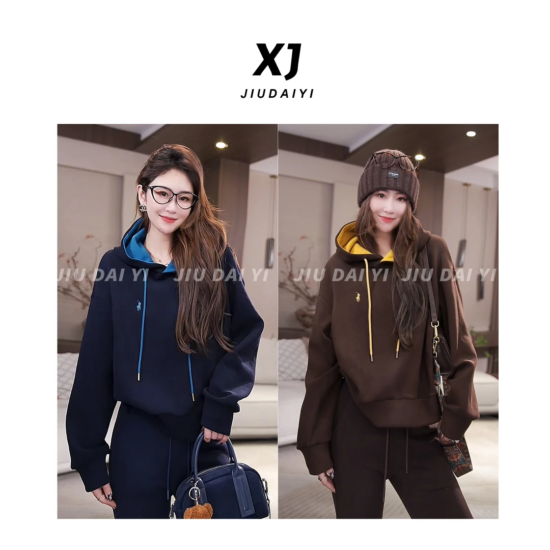 玖黛衣【时光轻旅】秋冬新款加绒加厚连帽长袖时尚宽松上衣WYJ46099