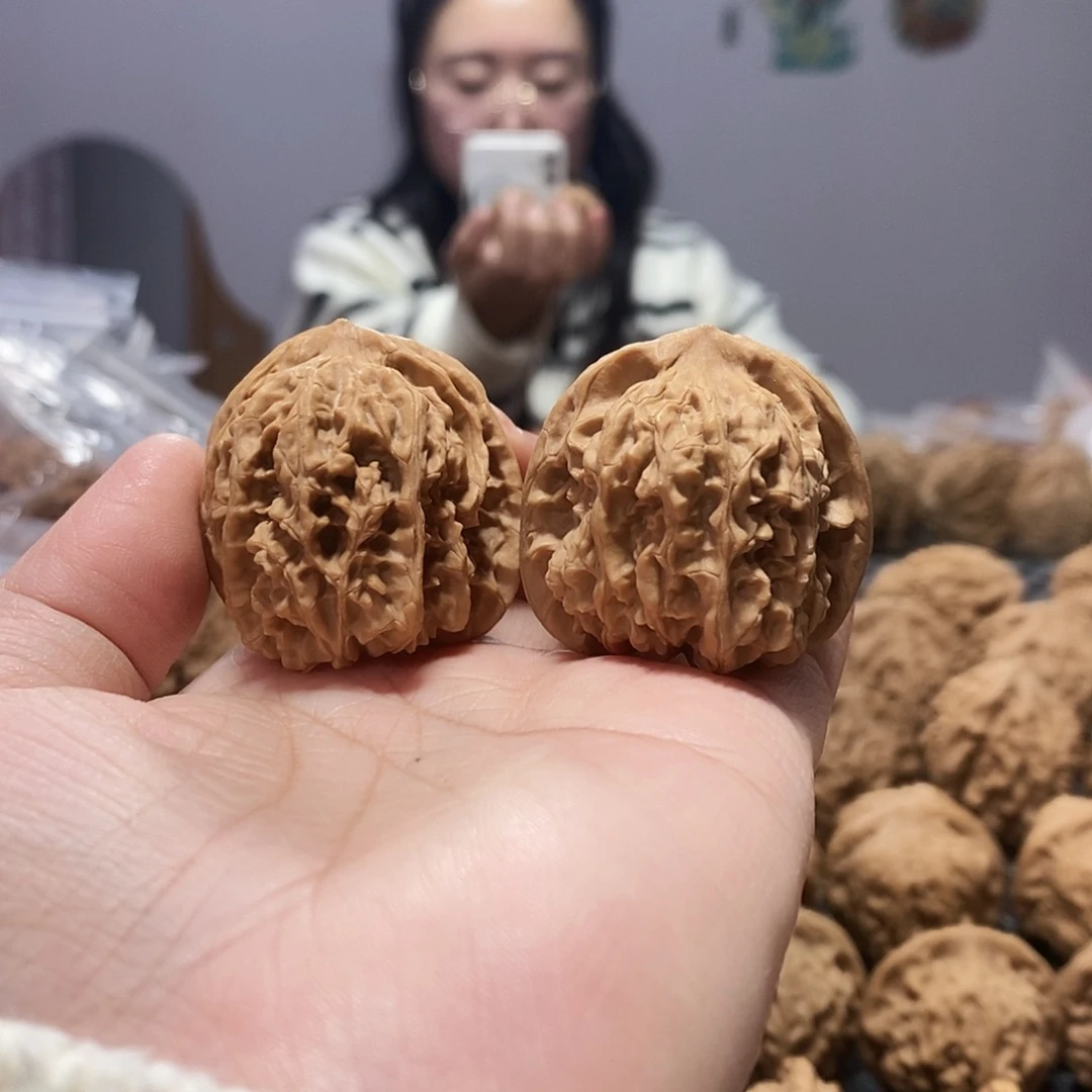桃核吊坠梨木台35+