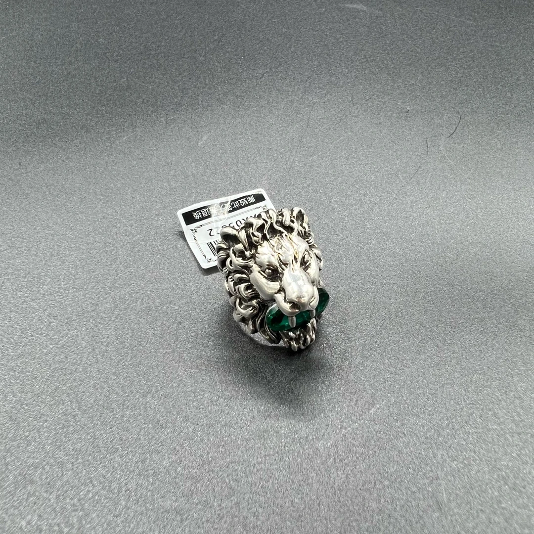 95新 GUCCI/古驰 jp 银色狮头绿水晶戒指 13码 05822