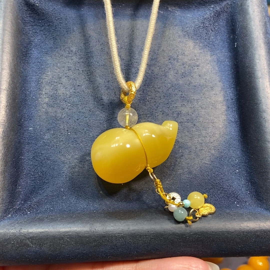 琥珀颈饰未镶嵌蜜蜡