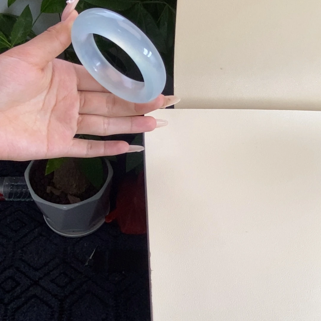 W***壮玉时尚飘花手镯52圈口 大壮