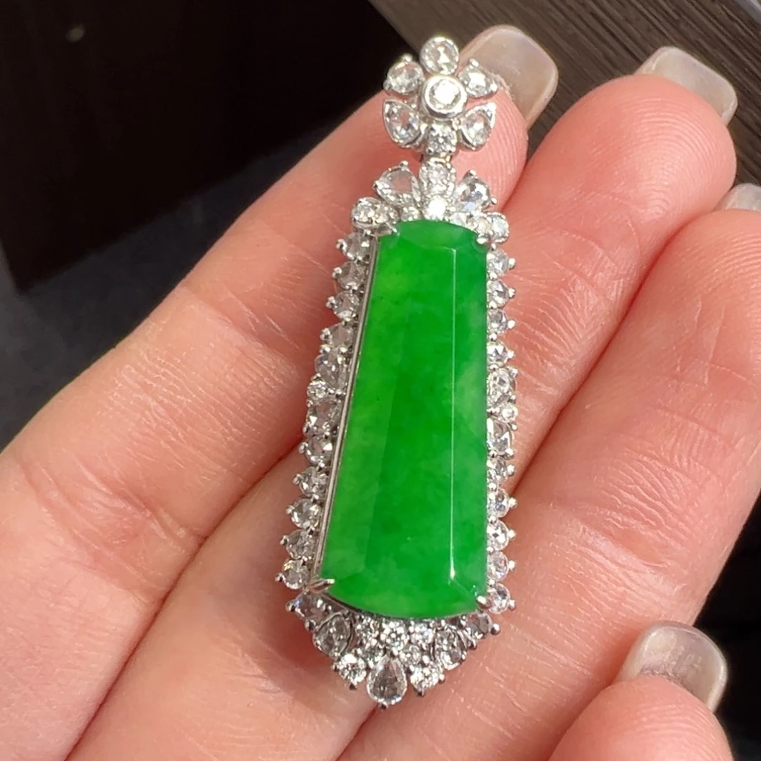 翡翠颈饰18K金镶嵌收到货48小时鉴赏期