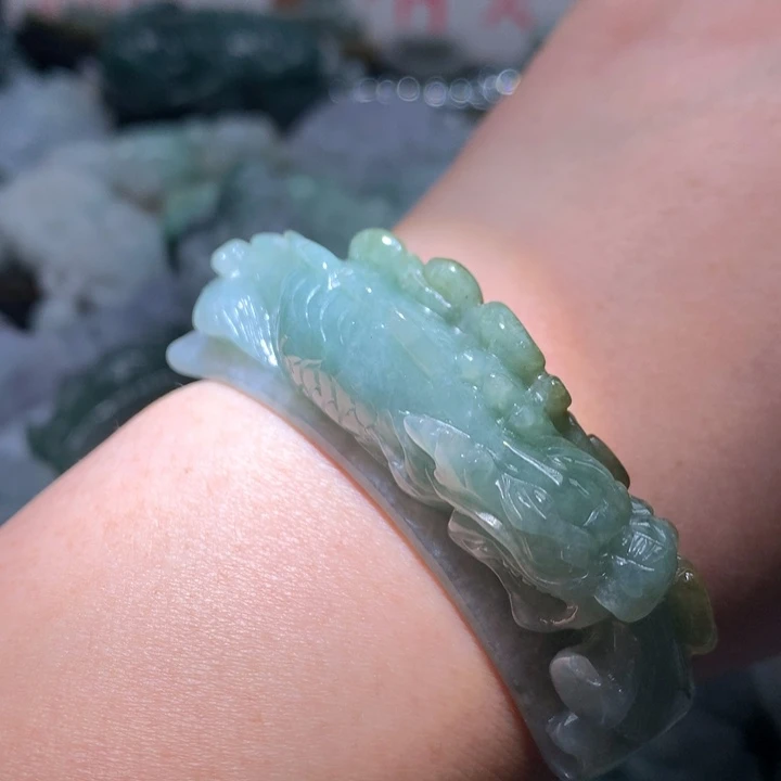 翡翠未镶嵌颈饰保真天然A货翡翠