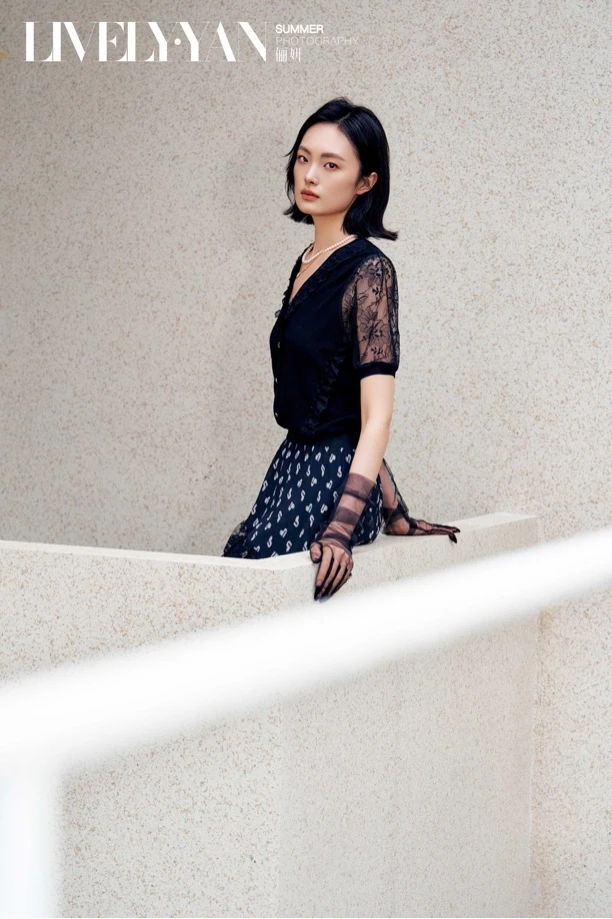 俪妍【LIVELY·YAN】25夏季新品V领提花蕾丝小开衫77562-11