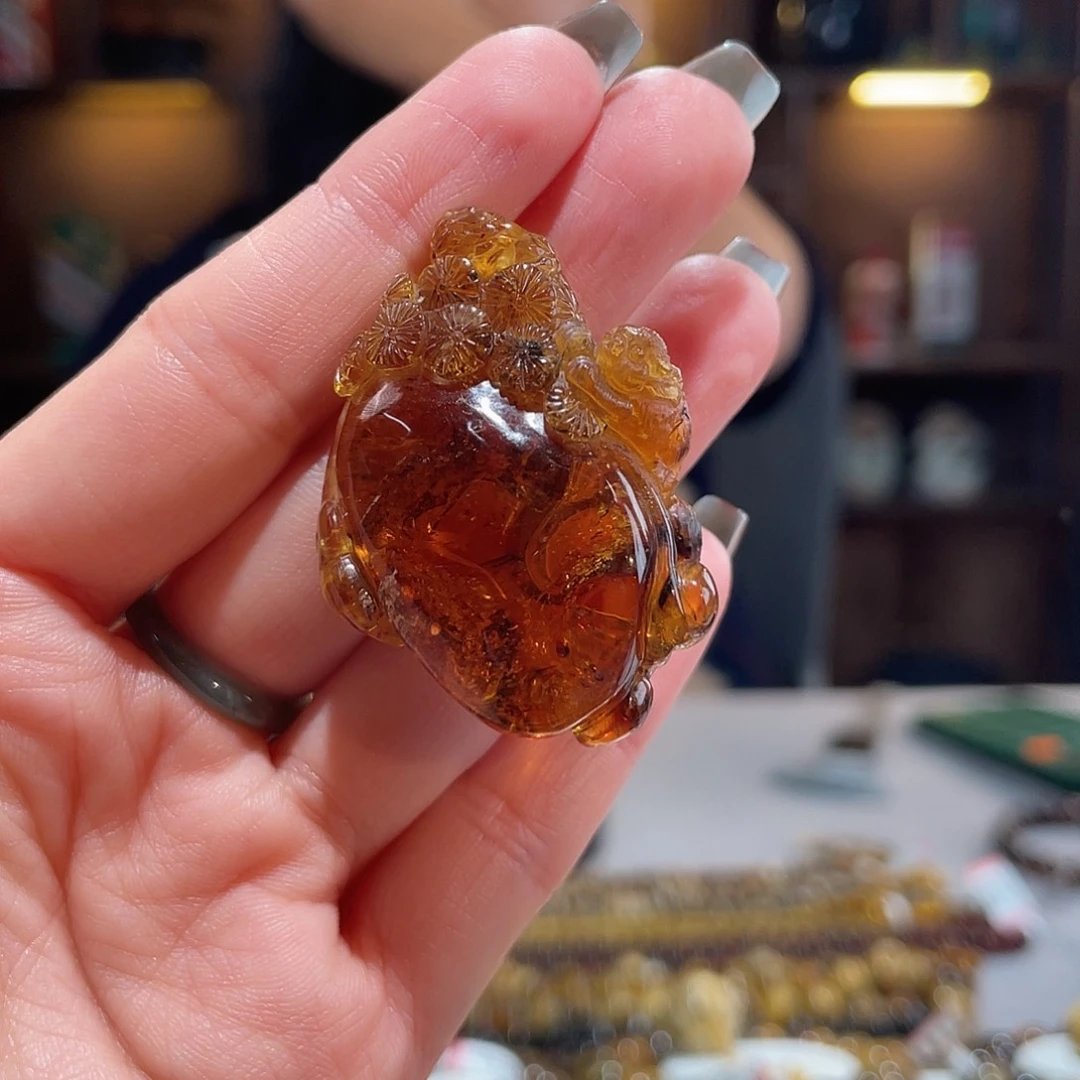 琥珀未镶嵌手链雕刻