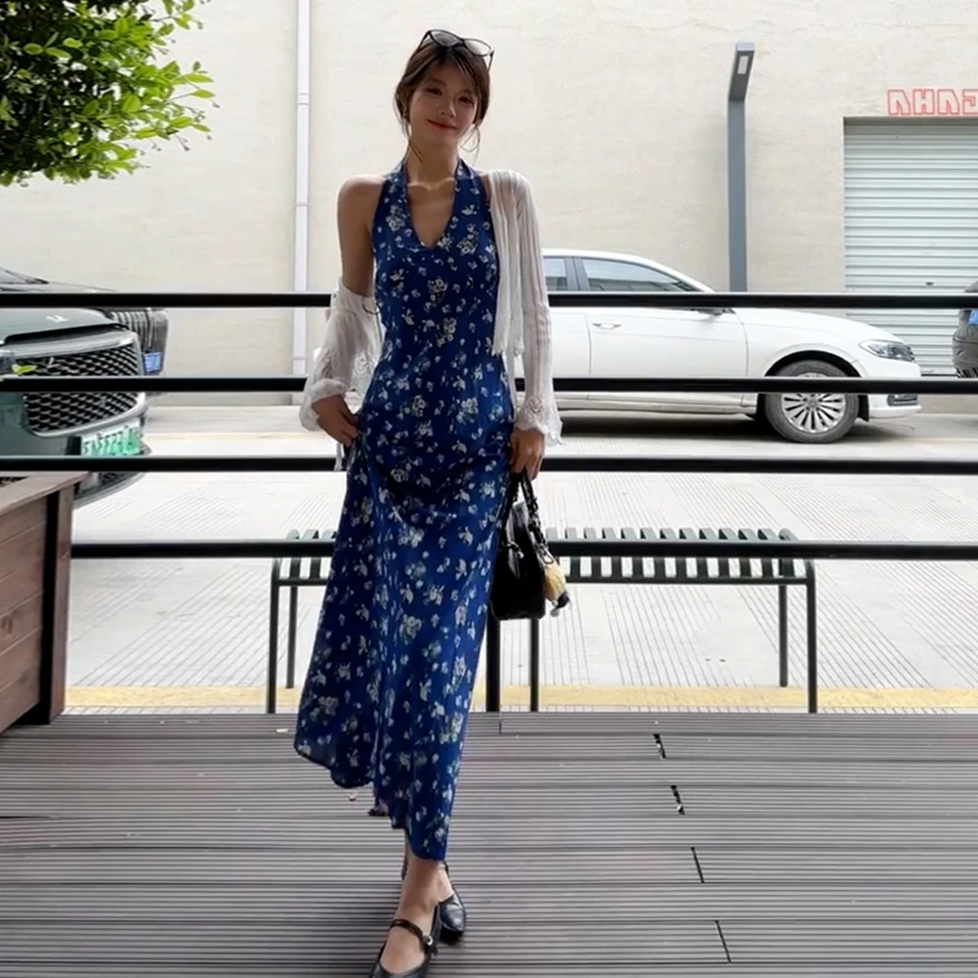 法式蓝色碎花挂脖吊带连衣裙子女2025年夏季新款海边度假长裙套装