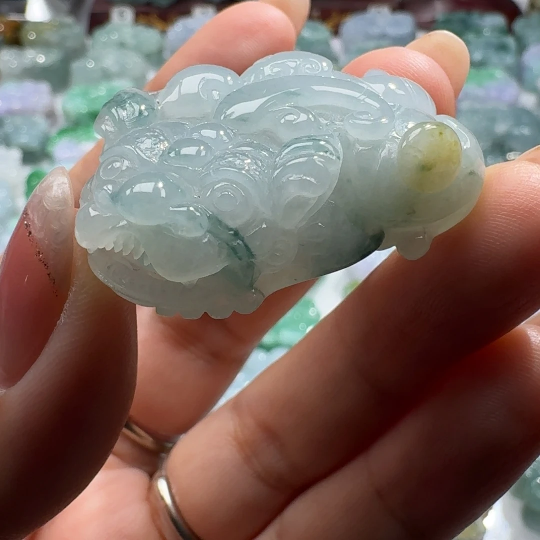 翡翠未镶嵌挂件貔貅