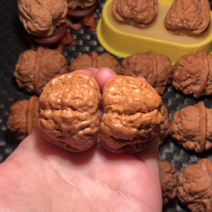 秦***生文玩核桃把件蛙饼