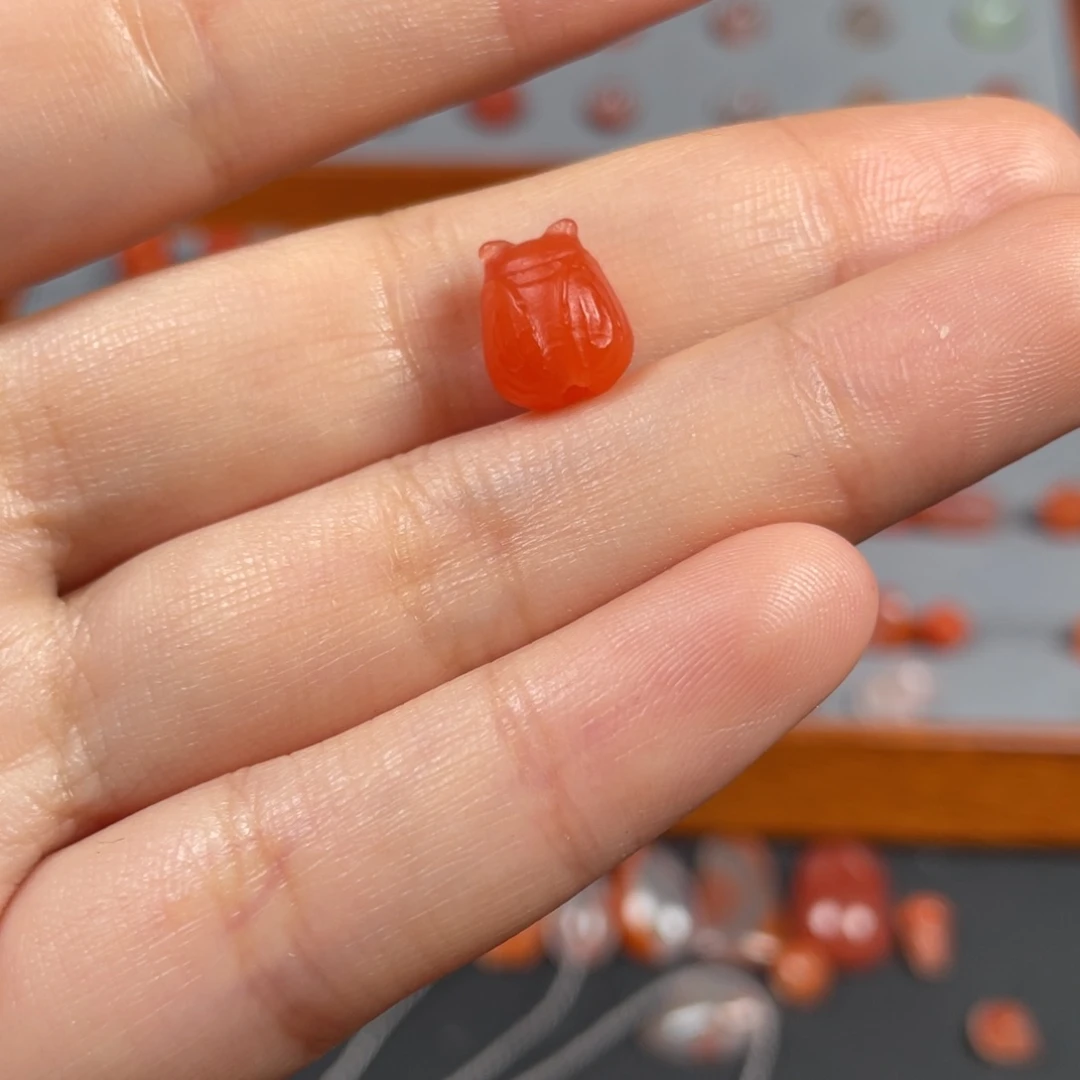 南红玛瑙蝉未镶嵌轻*