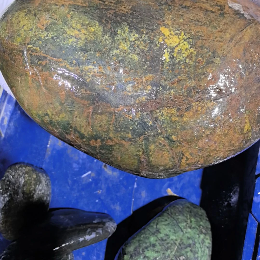 小***烤藏玉药王石原石一个摆件