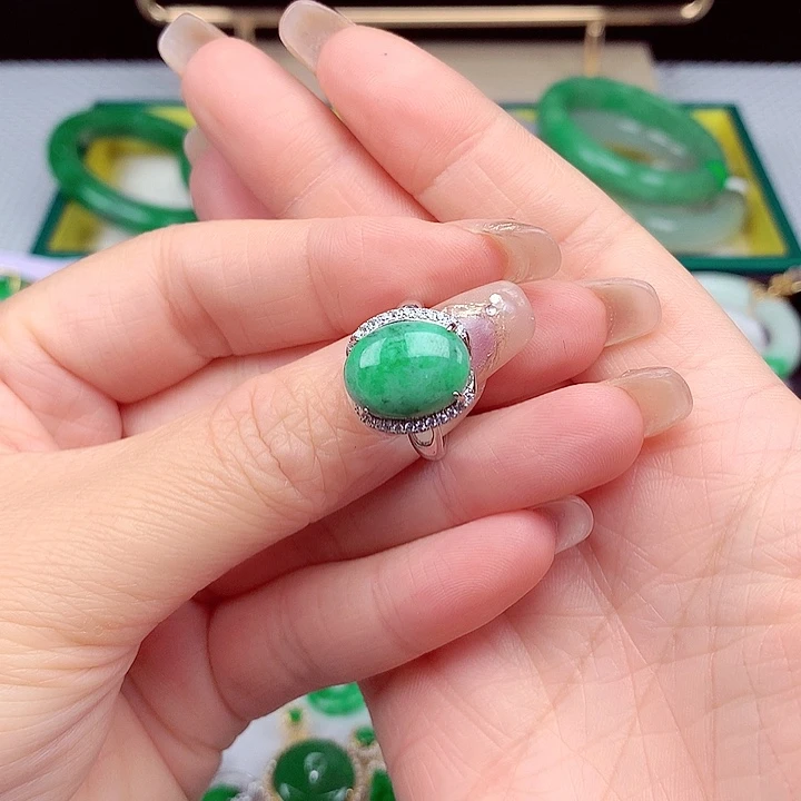 翡翠颈饰银S925镶嵌翡翠