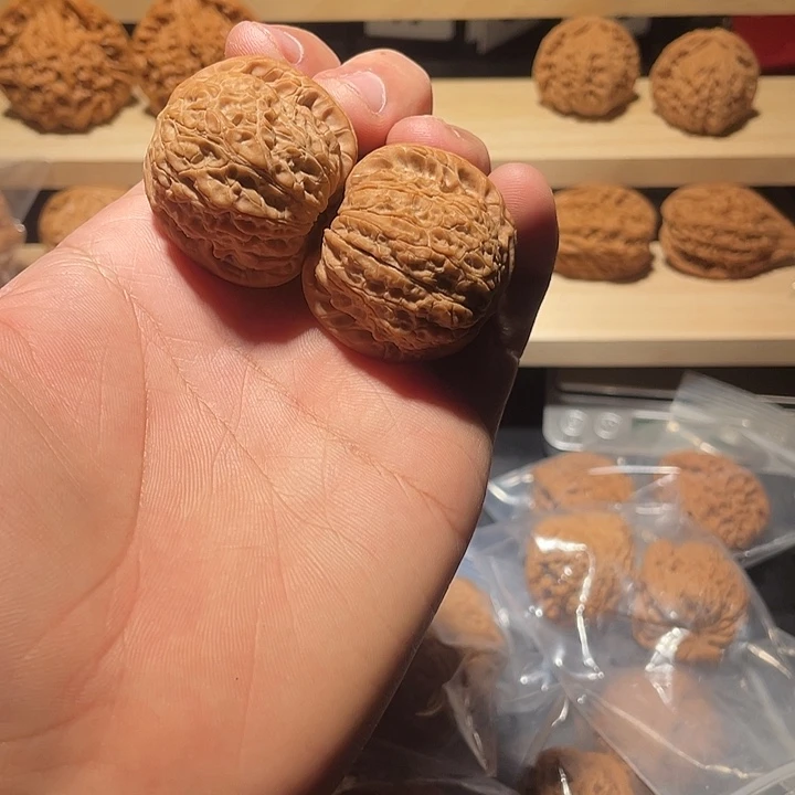 文玩核桃吊坠全品38血麒麟