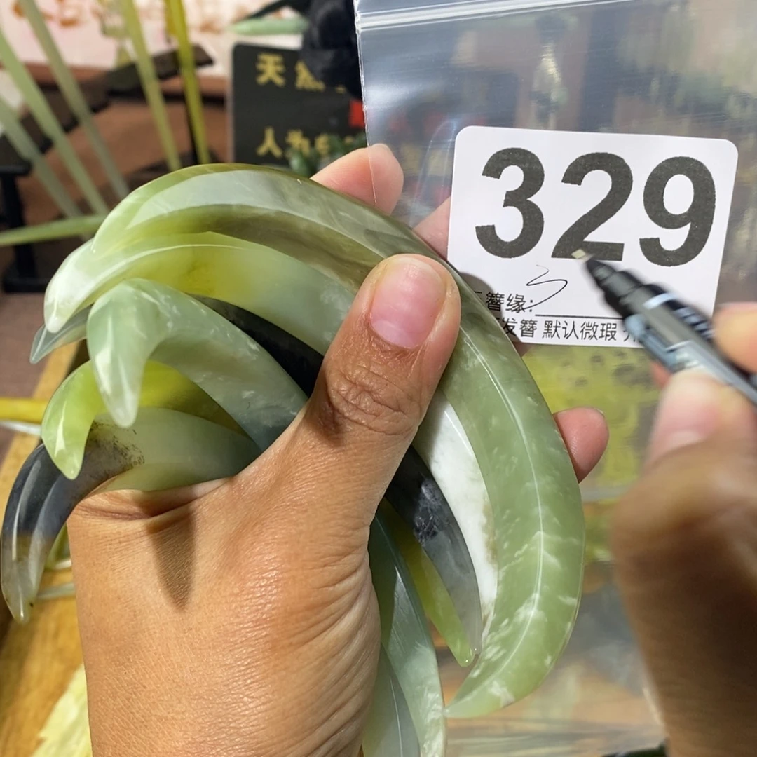 聪***宝蛇纹石玉未镶嵌发饰