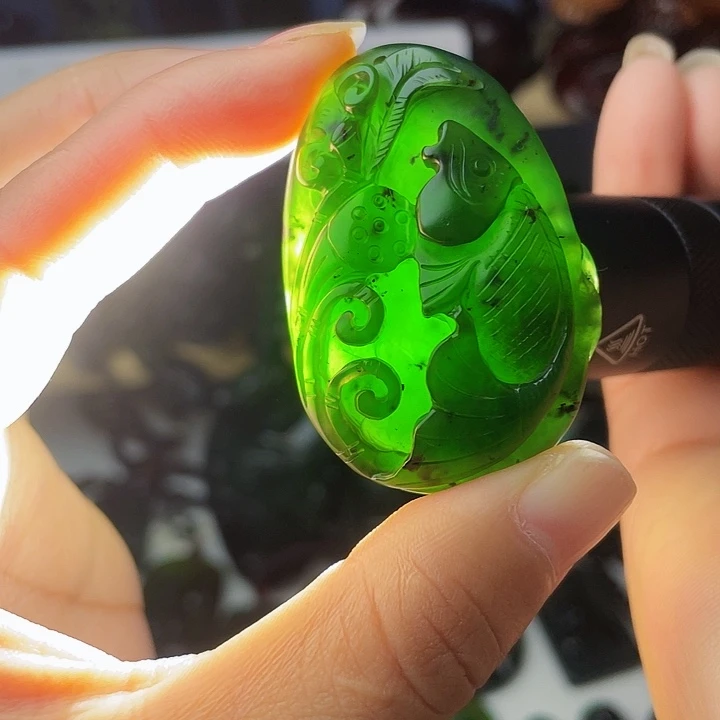 未镶嵌蛇纹石玉颈饰泰山玉连年有余