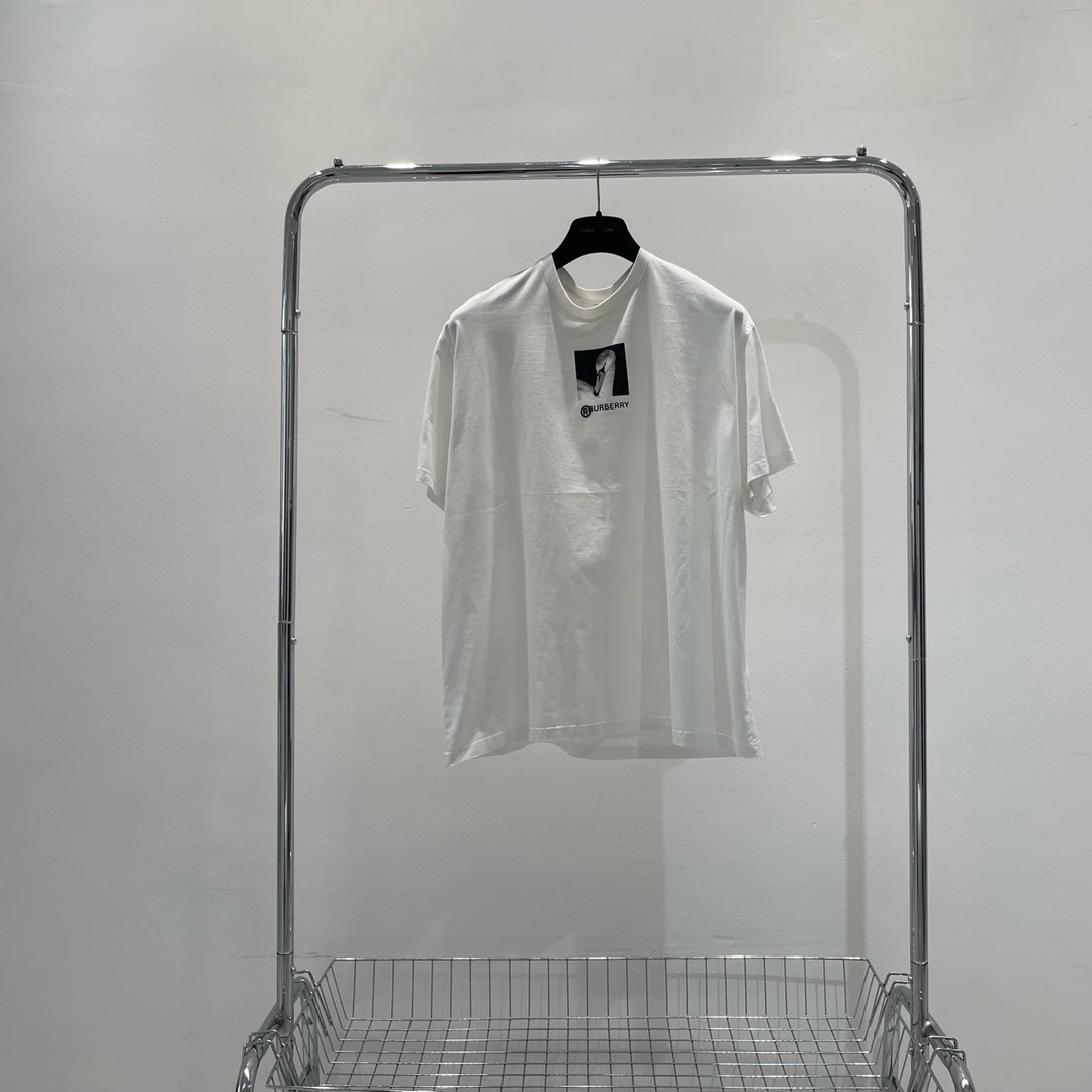 99新 BURBERRY/博柏利 白色印花短袖 yy00539 尺码 xl