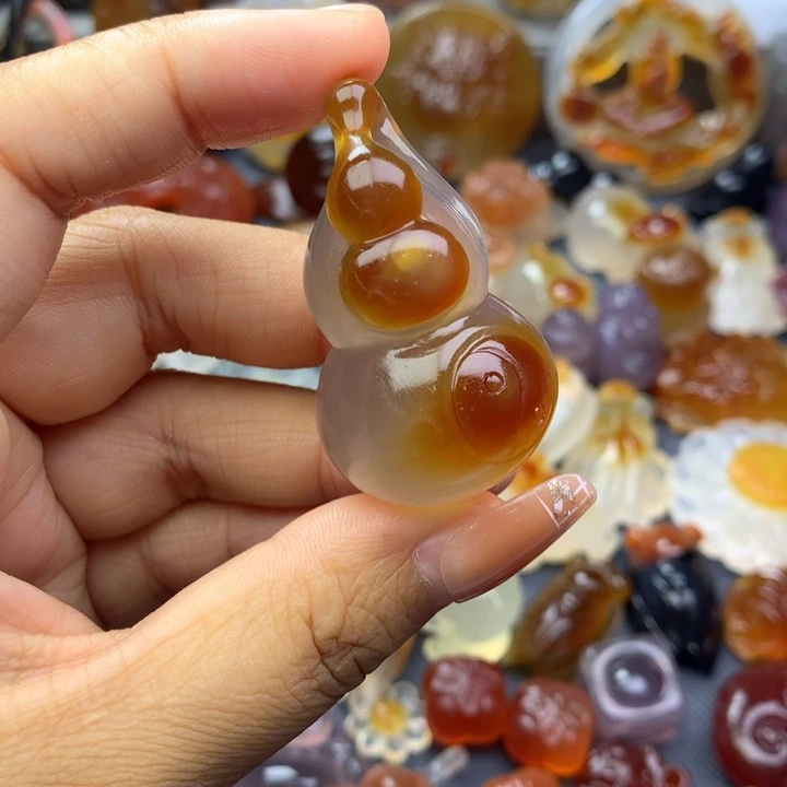 秋***浅玛瑙/玉髓颈饰未镶嵌
