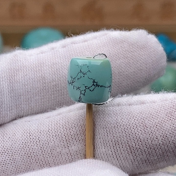 小***谢绿松石未镶嵌珠宝奇石