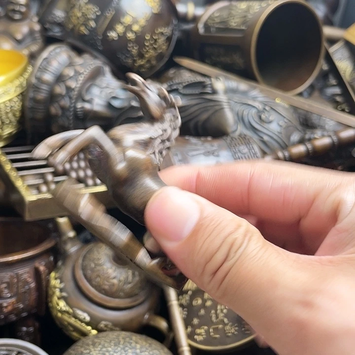 同时摆件有限公司