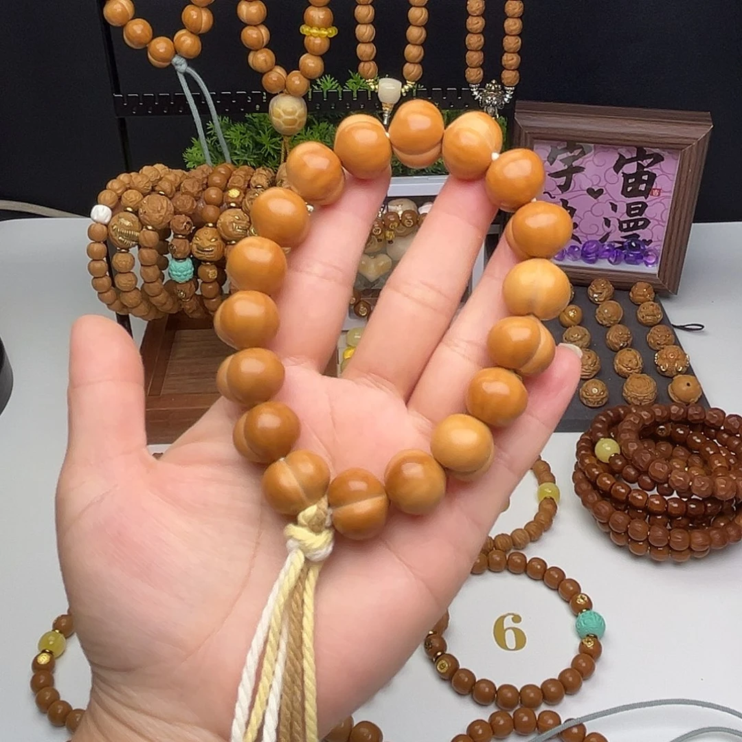 猴头核桃吊坠猴头手持屁桃柯基定制版微微瑕介意勿拍