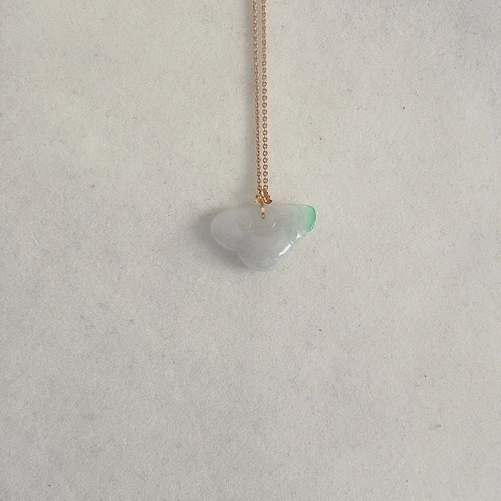 翡翠18K金镶嵌颈饰如意