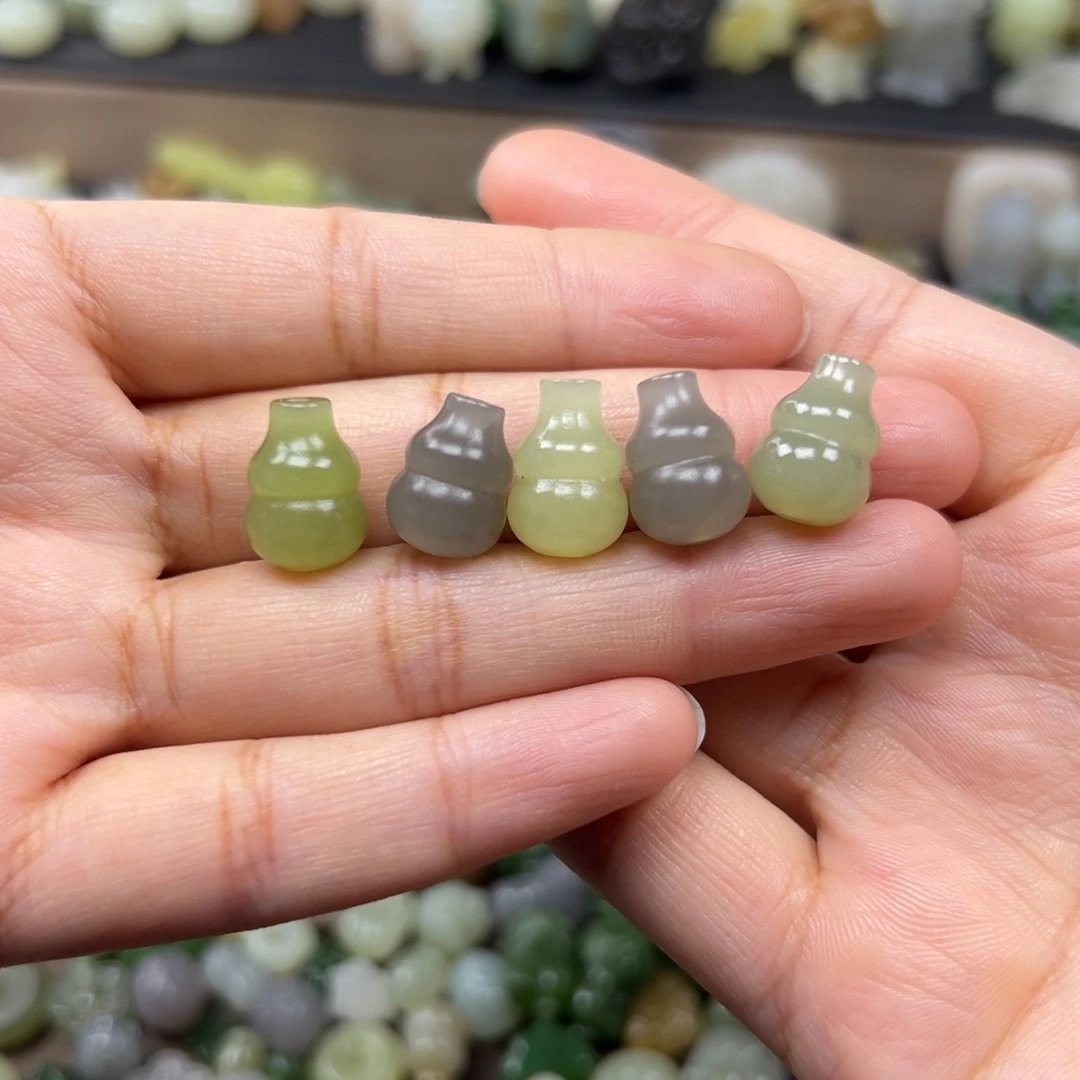 和田玉未镶嵌颈饰98一个多样性发其一