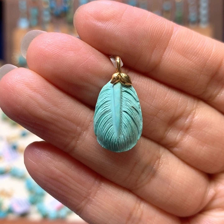 绿松石18K金镶嵌吊坠