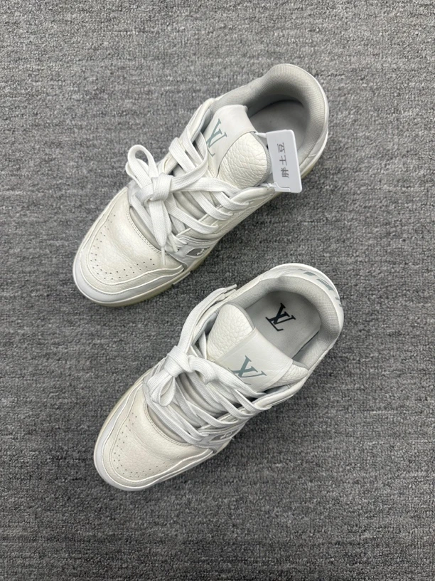 95新 LouisVuitton/路易威登 39 lv trainer 白水泥板鞋