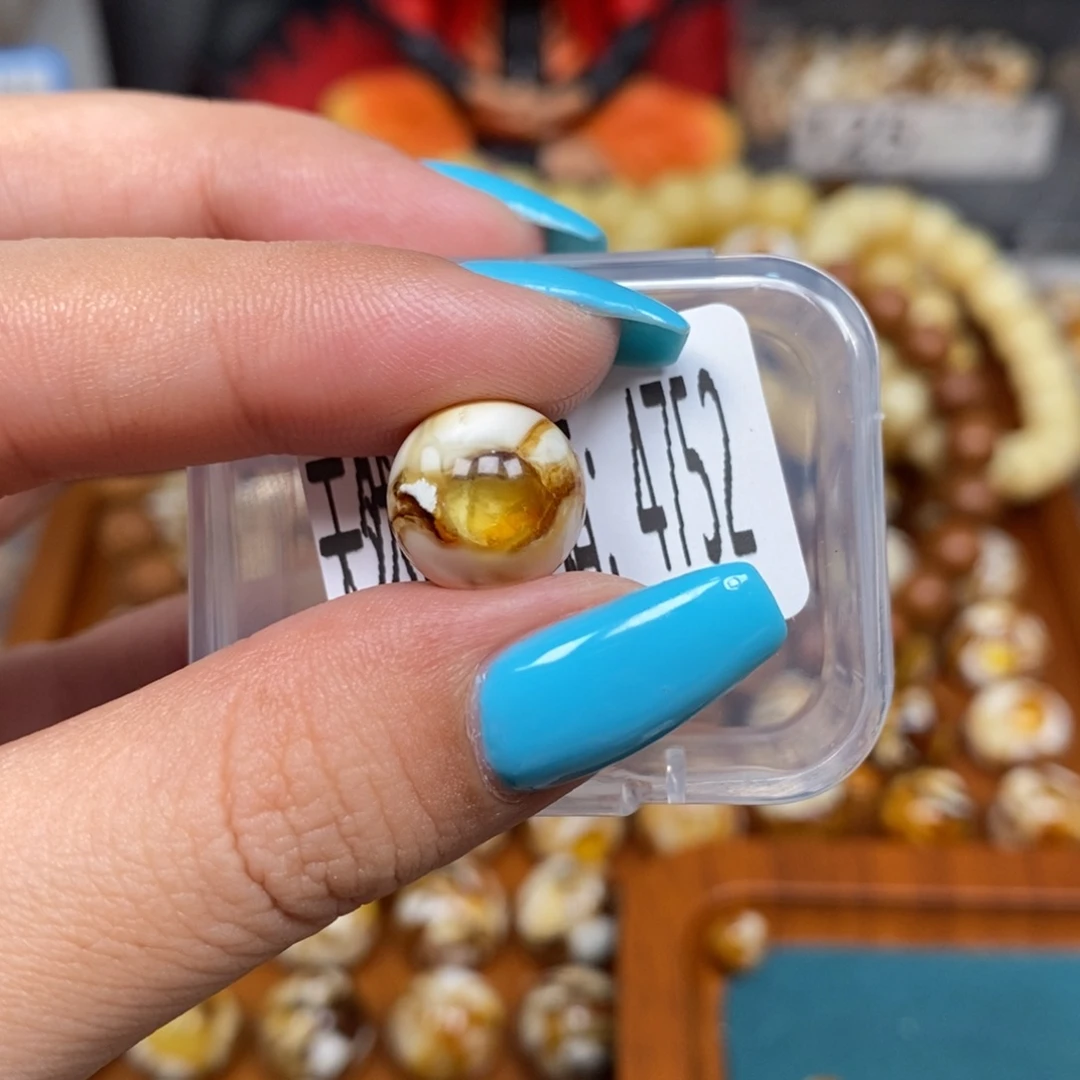 蜜蜡未镶嵌珠宝奇石4652