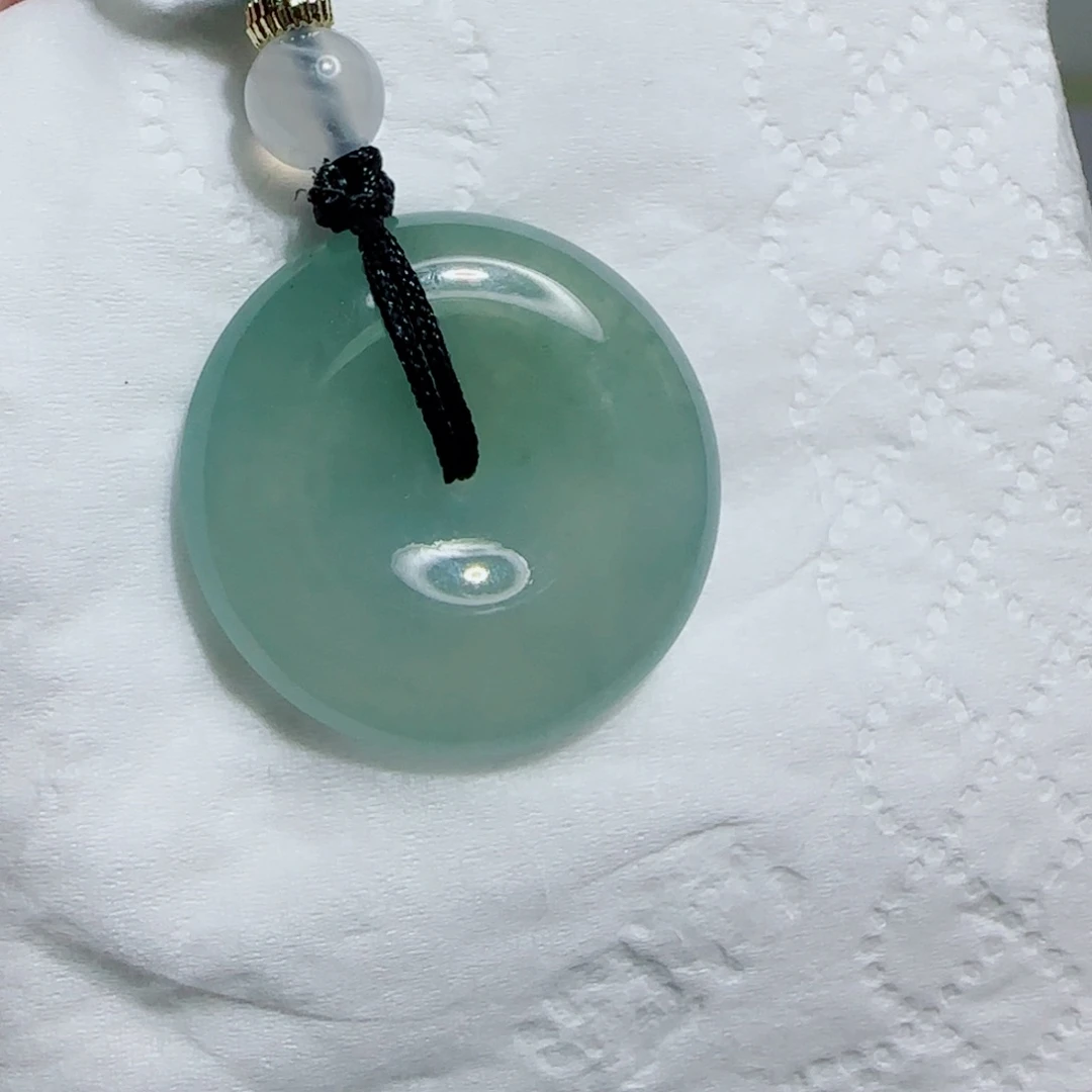 翡翠未镶嵌颈饰平安扣