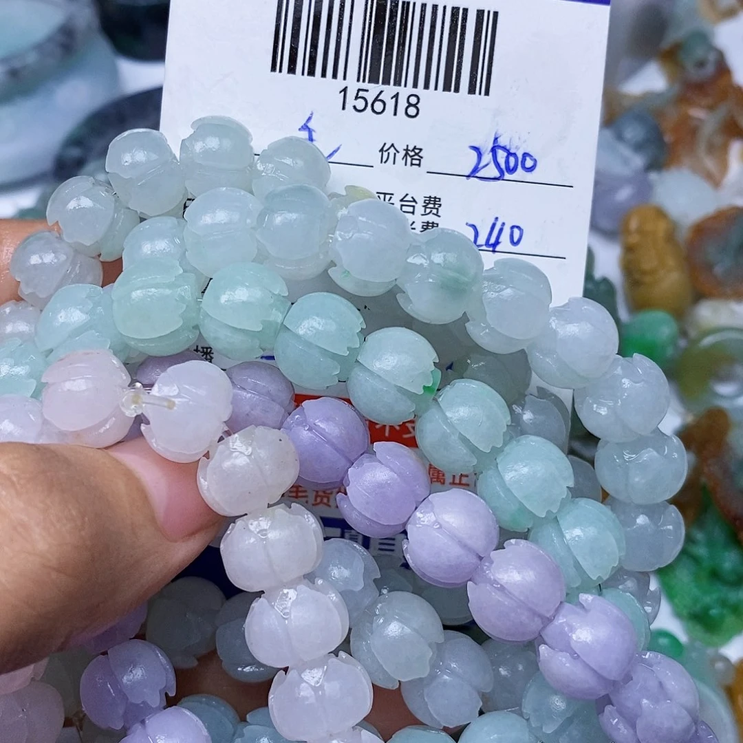 毛***女定制翡翠未镶嵌翡翠