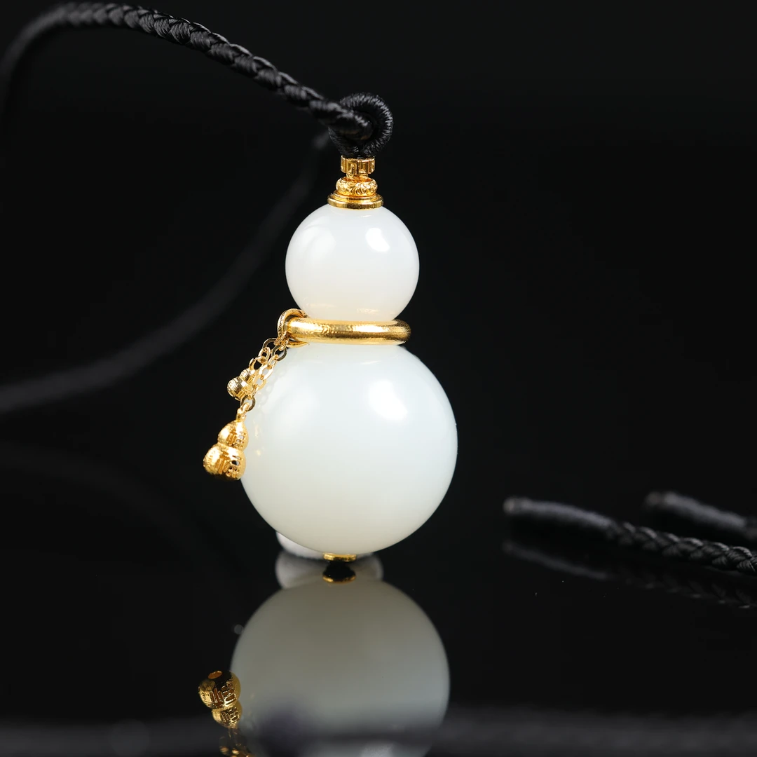 本真 | 若雪 | 严选精品和田玉顶俄白玉葫芦吊坠