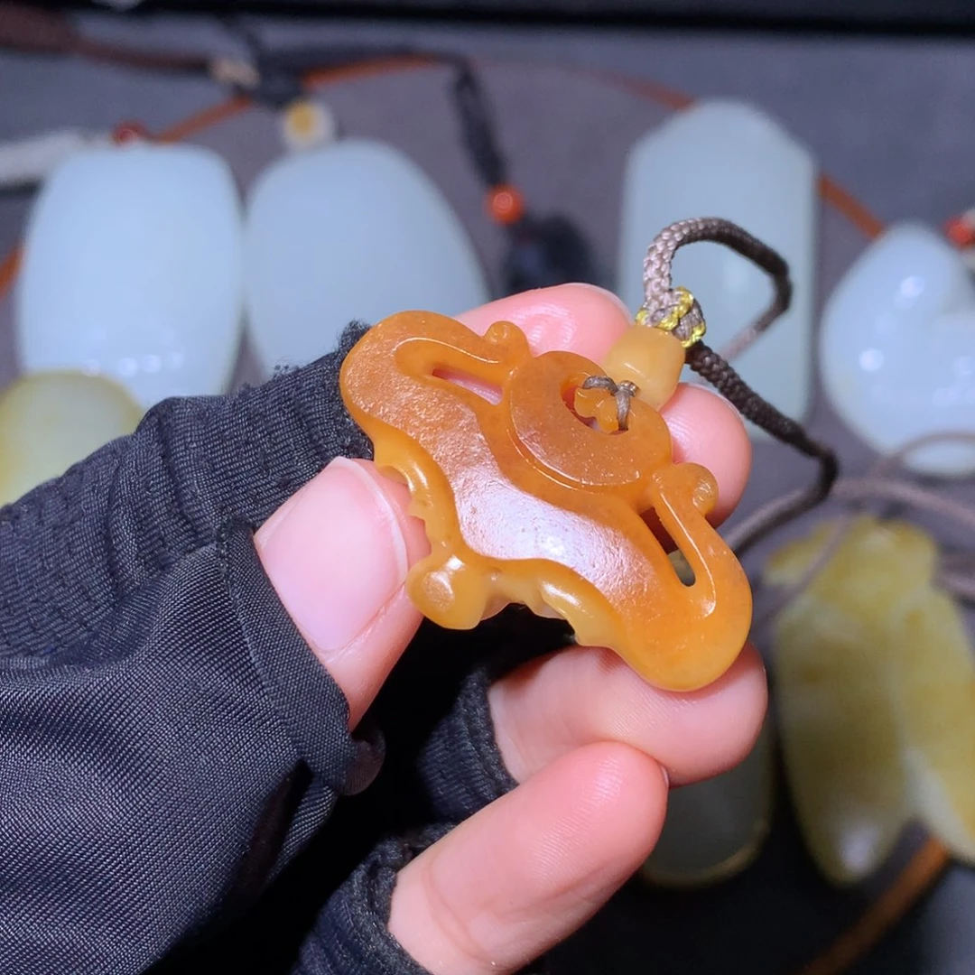 和田玉颈饰未镶嵌醒*