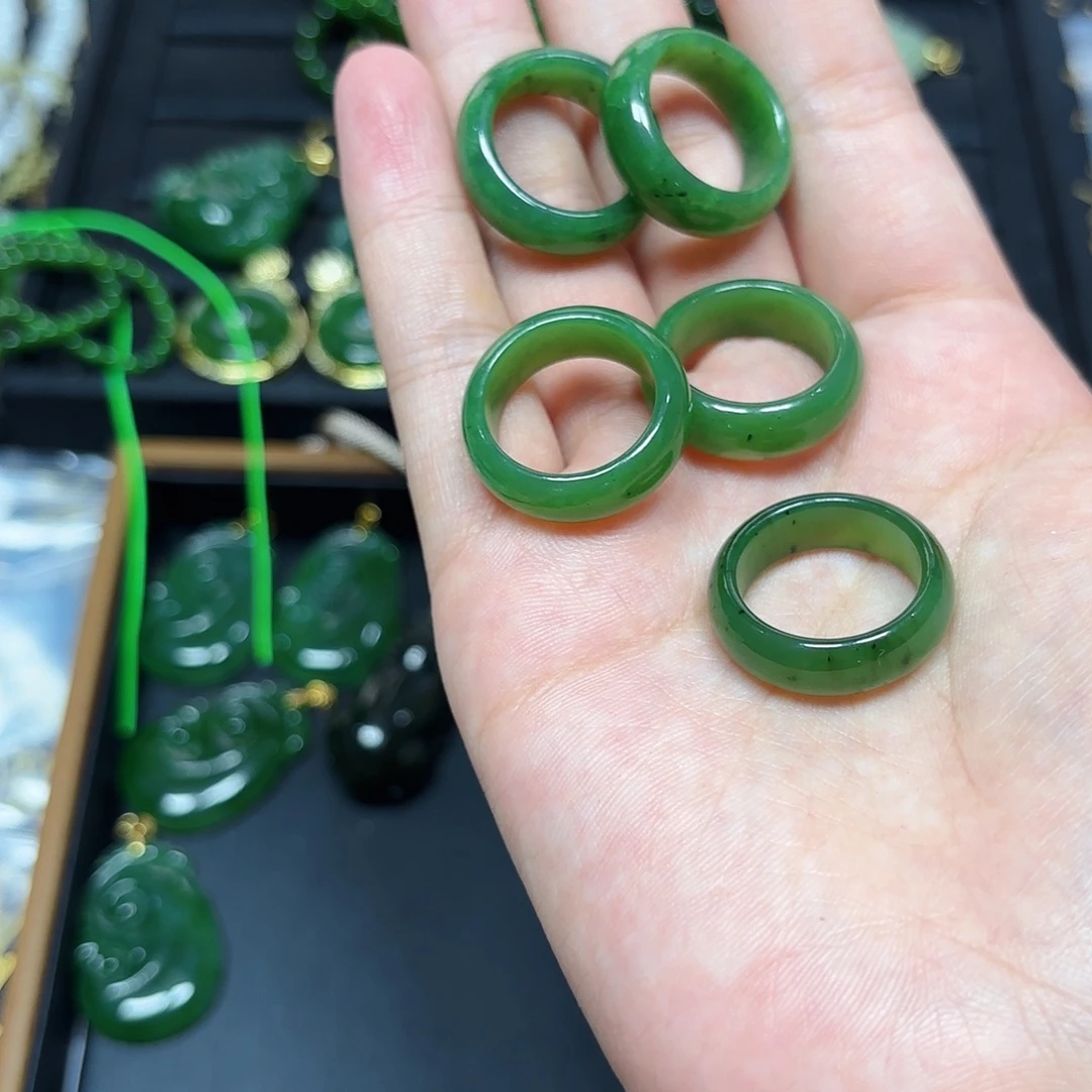 和田玉未镶嵌颈饰碧玉苹果绿卡17戒圈