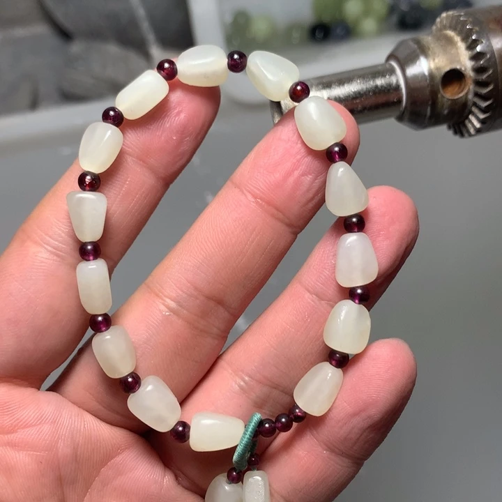 和田玉未镶嵌手串