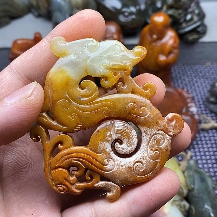 未镶嵌蛇纹石玉颈饰