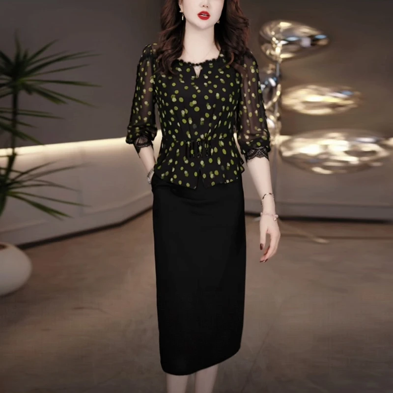 轻奢气质早秋中袖裙子女款爆款2025新款高级感洋气遮肉显瘦连衣裙