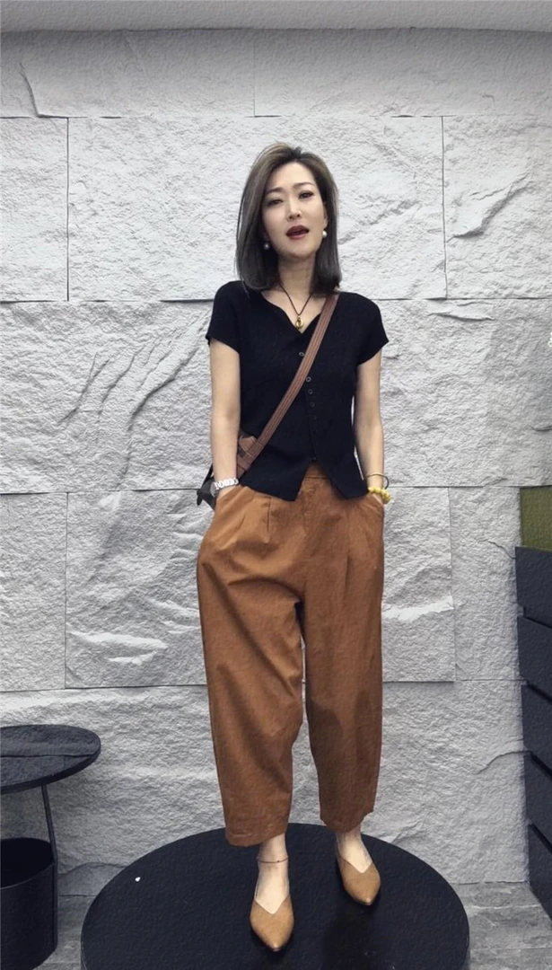 夏季穿搭一整套2025新款女装时髦洋气减龄针织短袖休闲裤两件套装