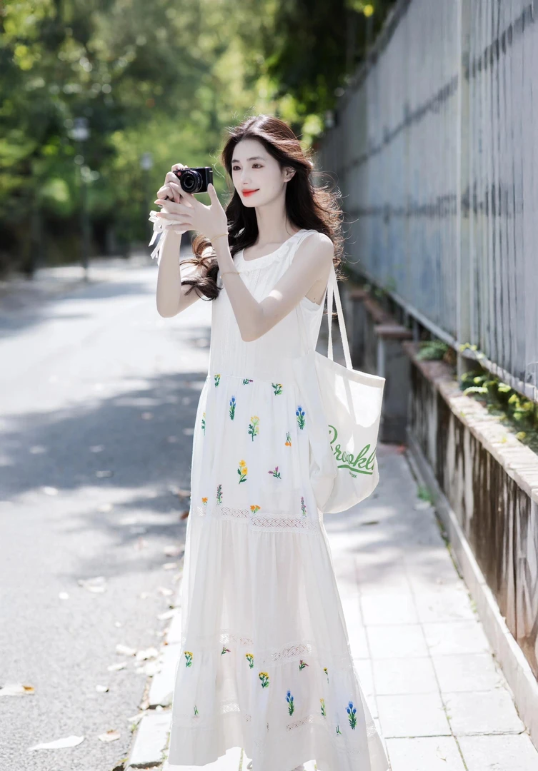 【小雏菊】法式高级感无袖背心连衣裙长裙印花休闲大裙摆度假风