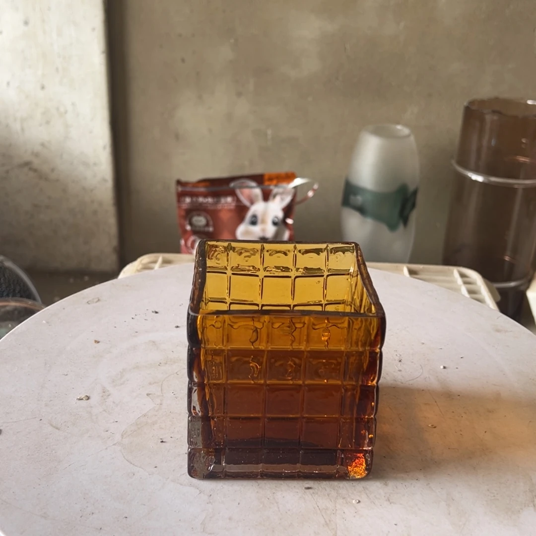 弘扬琉璃花器微瑕高度10