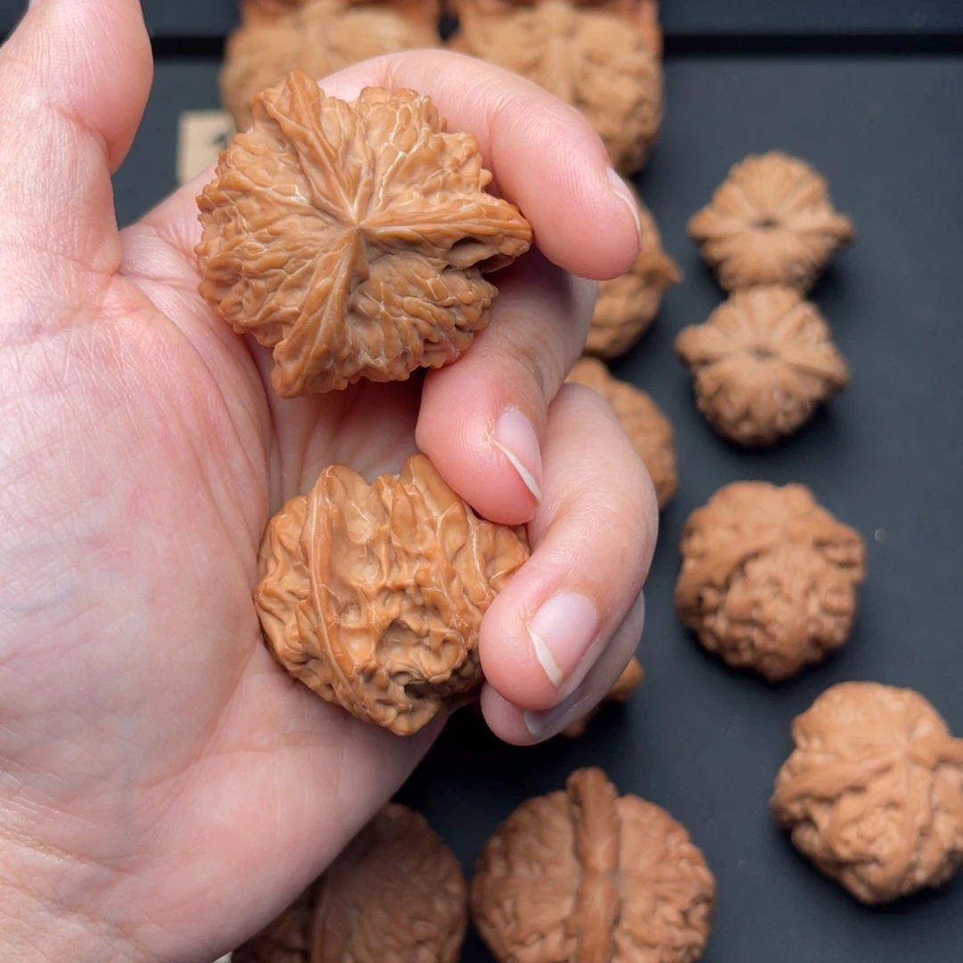 大***C桃核把件盘山25.004.